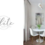 Elite Old Town Premium